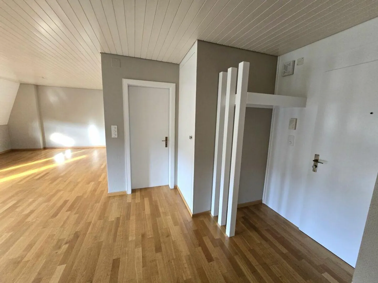 Appartement lumineux de 3,5 pièces au dernier étage - Photo 2 sur 9