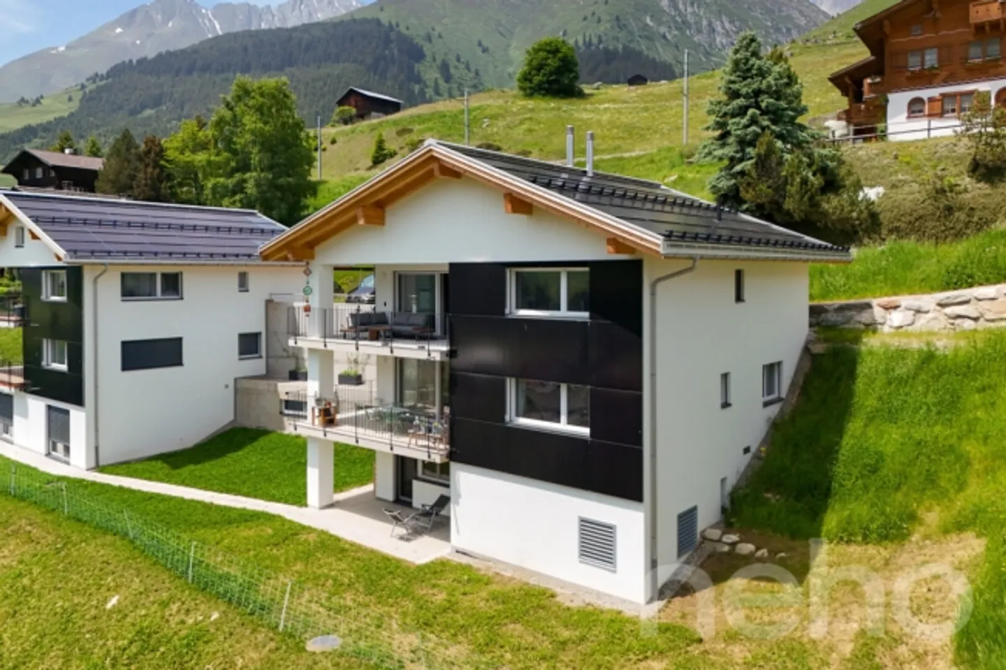 Modern 3.5-room penthouse with stunning views in Rueras - Photo 1 of 12