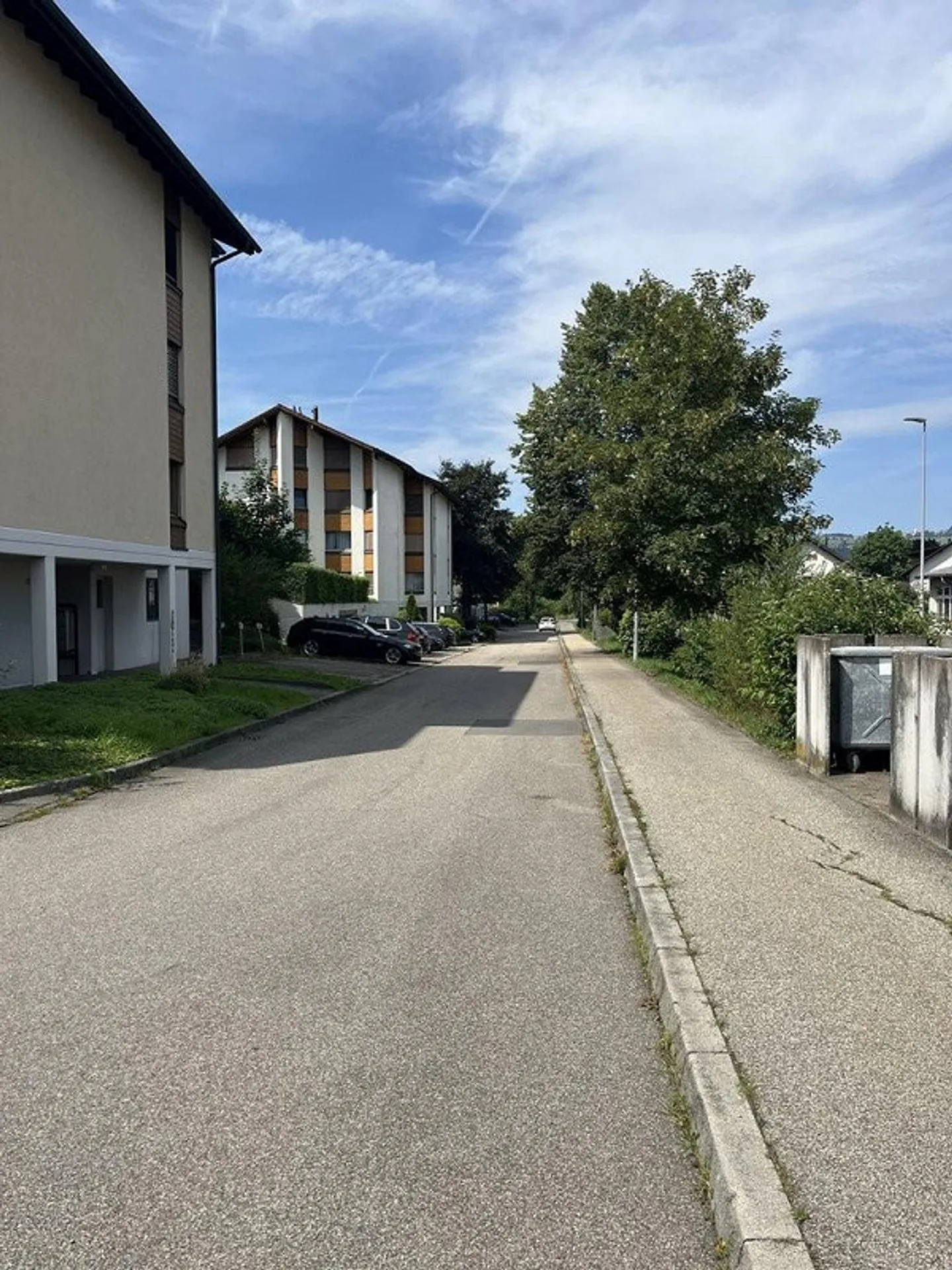 Aussenparkplatz verfügbar - Foto 1 von 1