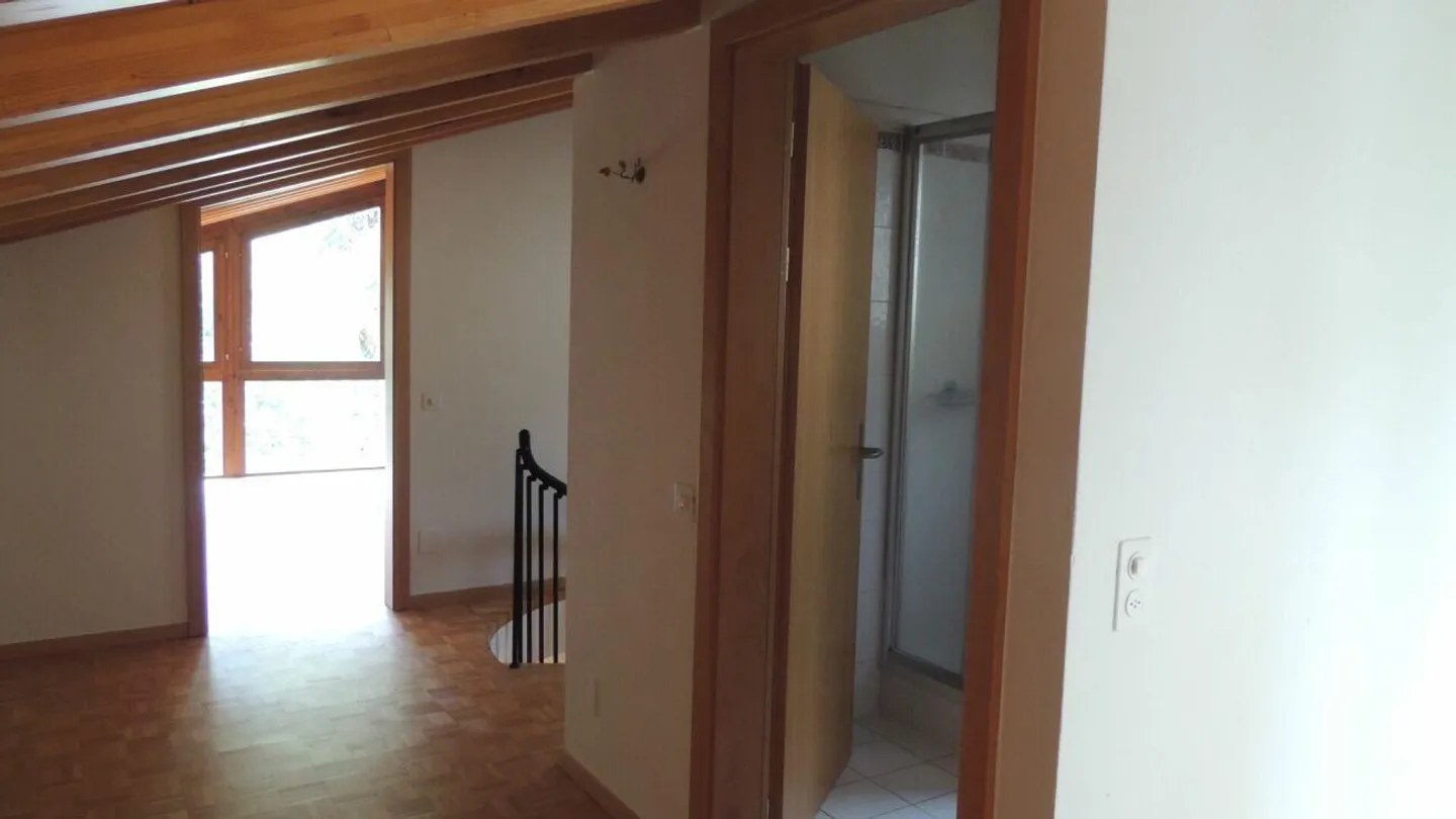 Maison individuelle de 5 pièces, jardin et agréable vue dégagée - Photo 14 sur 26