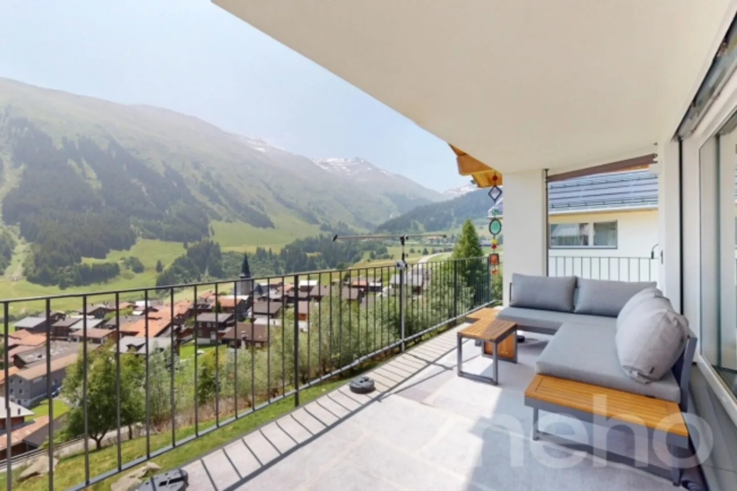 Modern 3.5-room penthouse with stunning views in Rueras - Photo 4 of 12