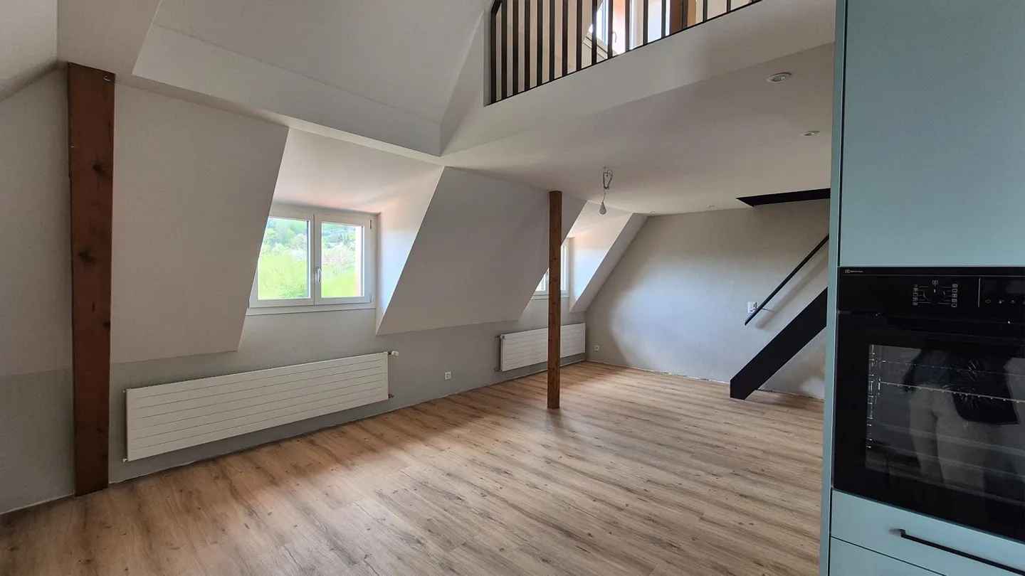 Moderno appartamento mansardato di 2,5 stanze su due piani - Foto 2 di 9