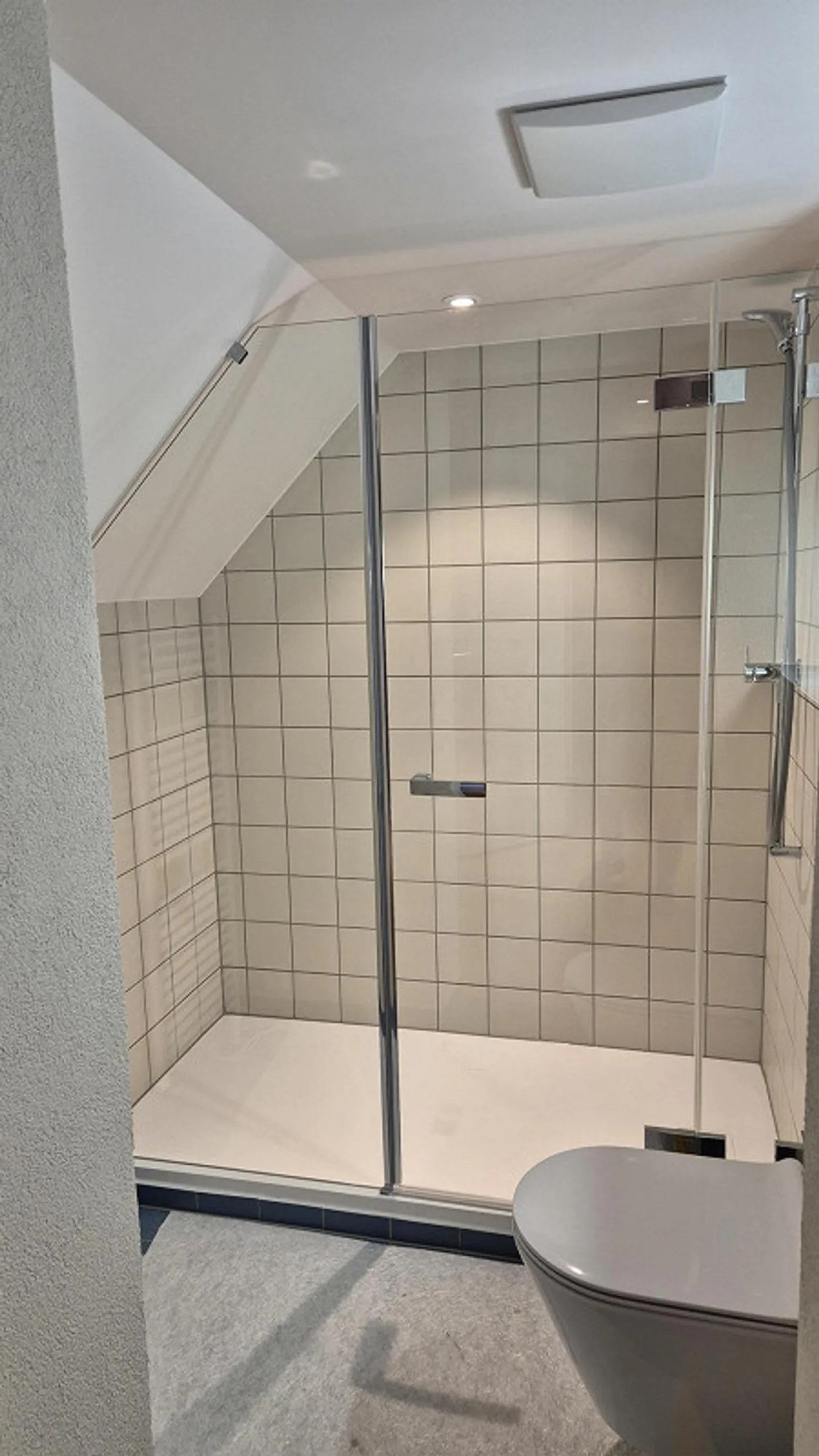 Moderno appartamento mansardato di 2,5 stanze su due piani - Foto 7 di 9