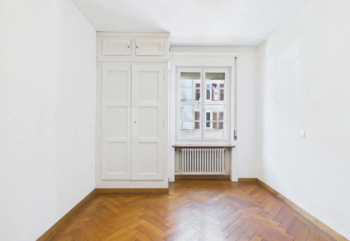 Stylisches 8.5-Zimmer-Stadthaus mit Gartenoase - Foto 10 von 14