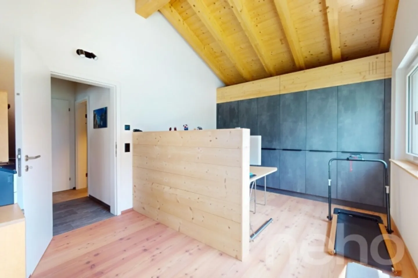 Modern 3.5-room penthouse with stunning views in Rueras - Photo 12 of 12