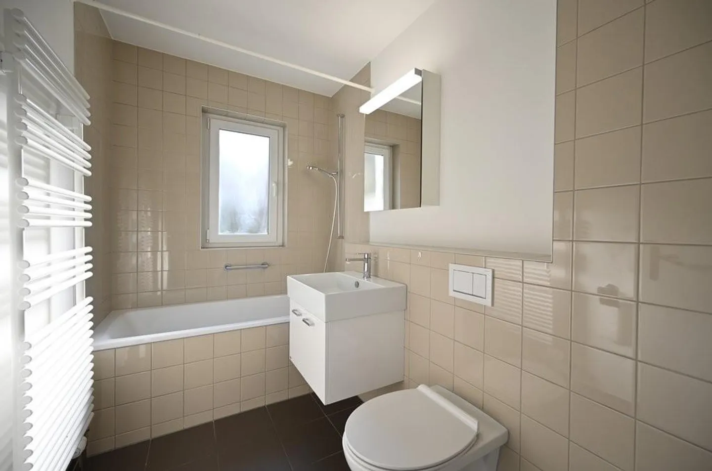 Family Home with Terrace - Photo 10 of 11