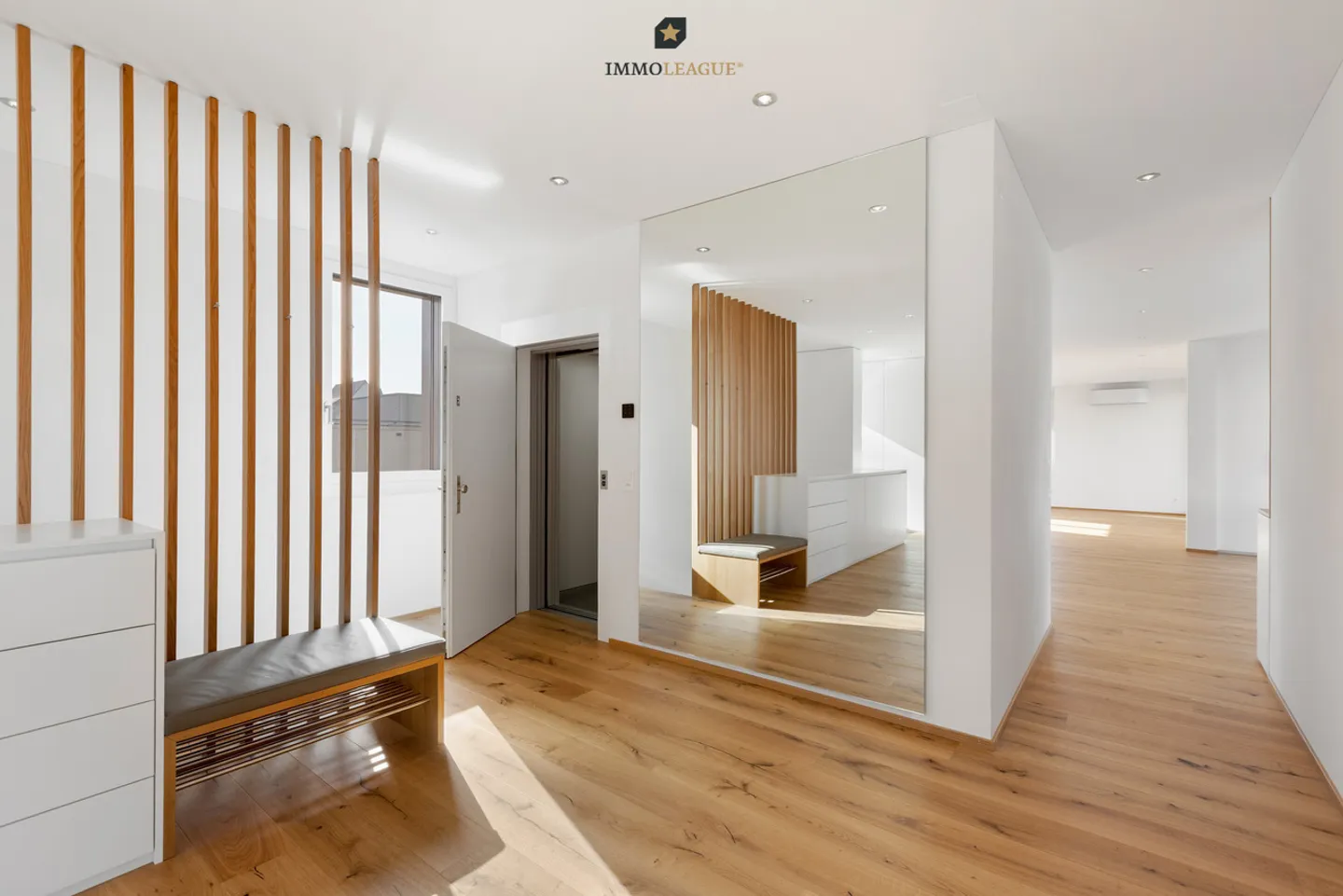 Appartamento attico di superlativi con vista lago in posizione vicina al confine. - Foto 4 di 12