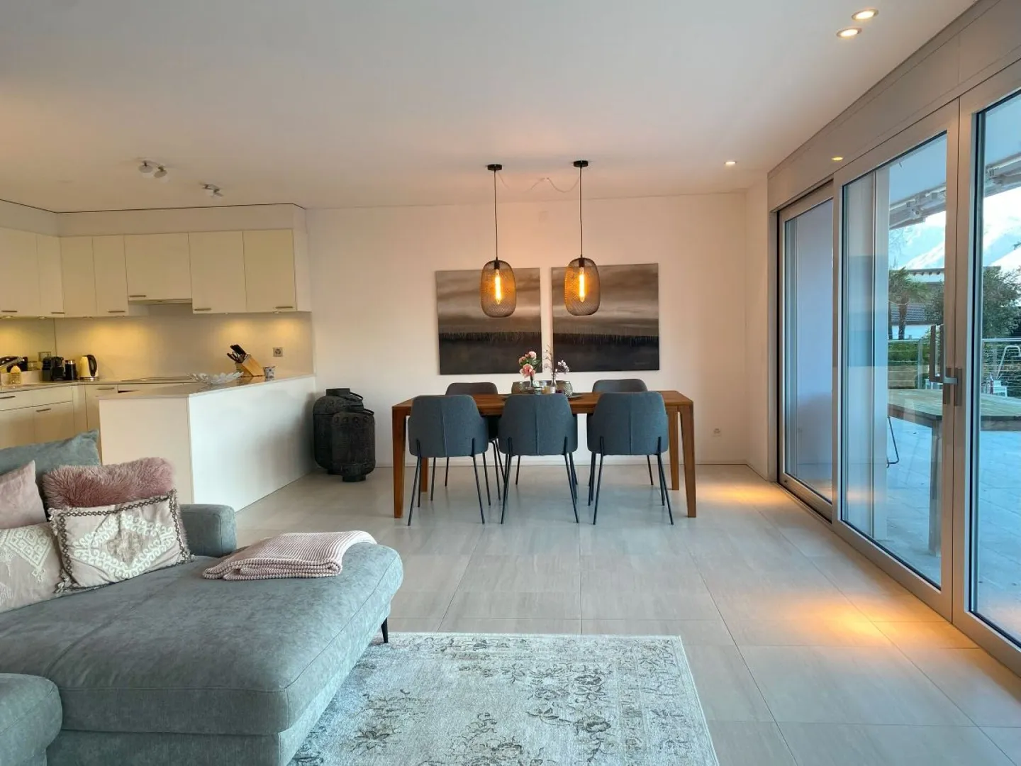 «Elégante appartement 3.5 pièces avec piscine» - Photo 2 sur 9