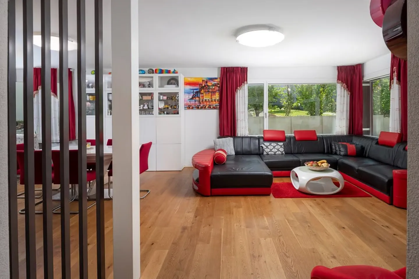 Modern family house - Photo 3 of 12