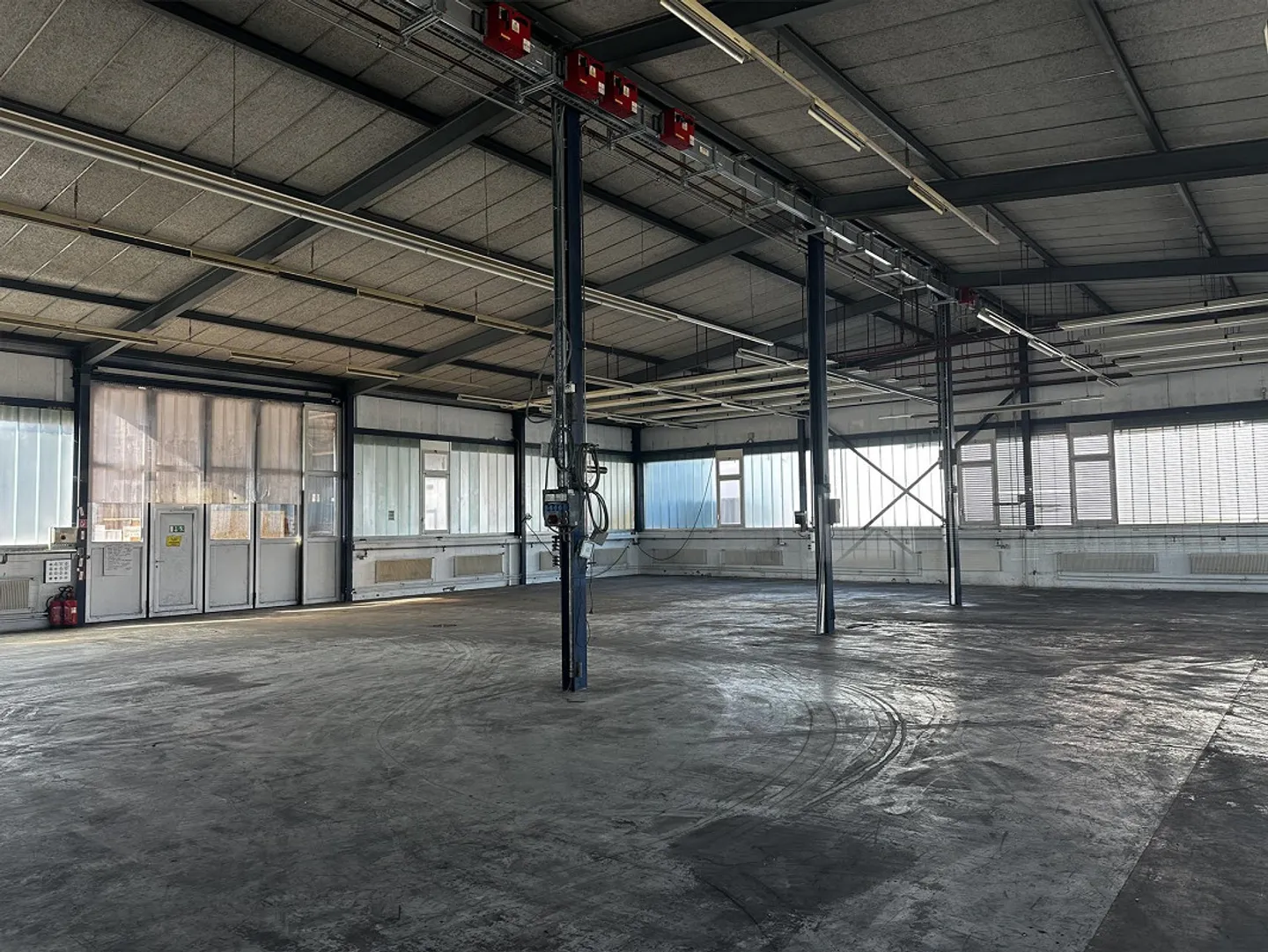 Industrial and Commercial Hall, Bruggmatte Reiden - Photo 2 of 8