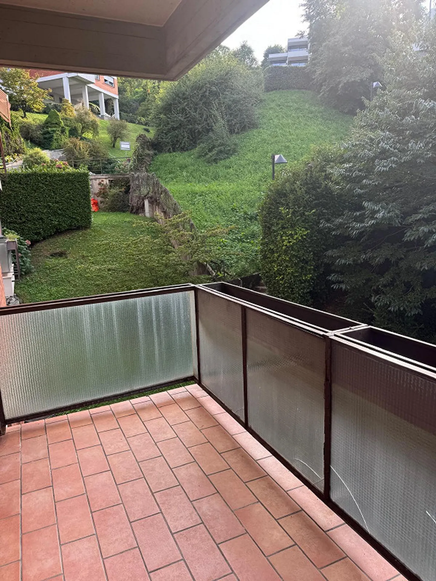 Elegant 2.5 rooms with lake view in Paradiso - Photo 7 of 8