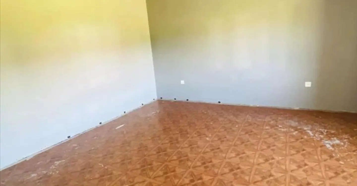 4.5 Room House - Photo 7 of 13