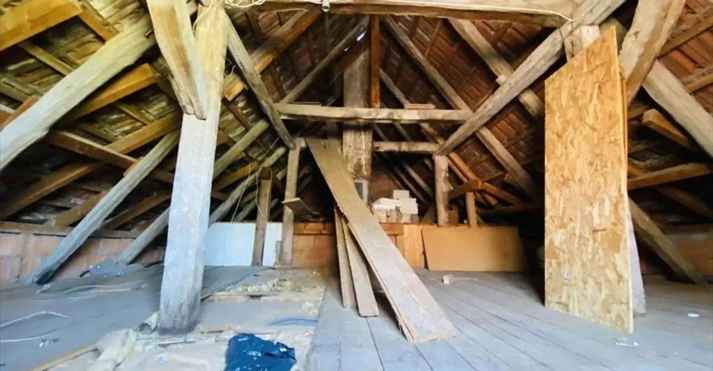 4.5 Room House - Photo 11 of 13