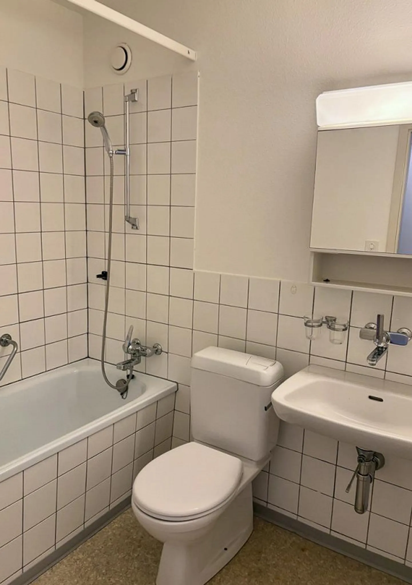 Piccolo ma grazioso appartamento con 1 camera - Foto 3 di 6