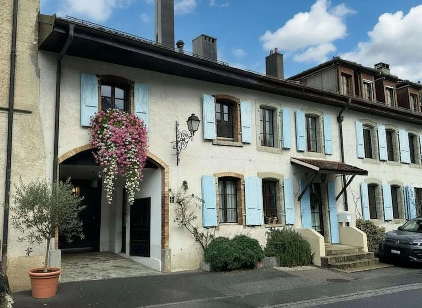 Charming Triplex in Etoy - Photo 2 of 12