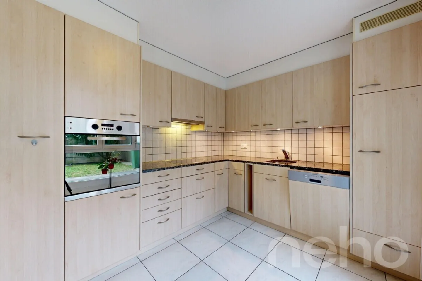 Geräumige Familienwohnung mit Garten - Foto 2 von 12