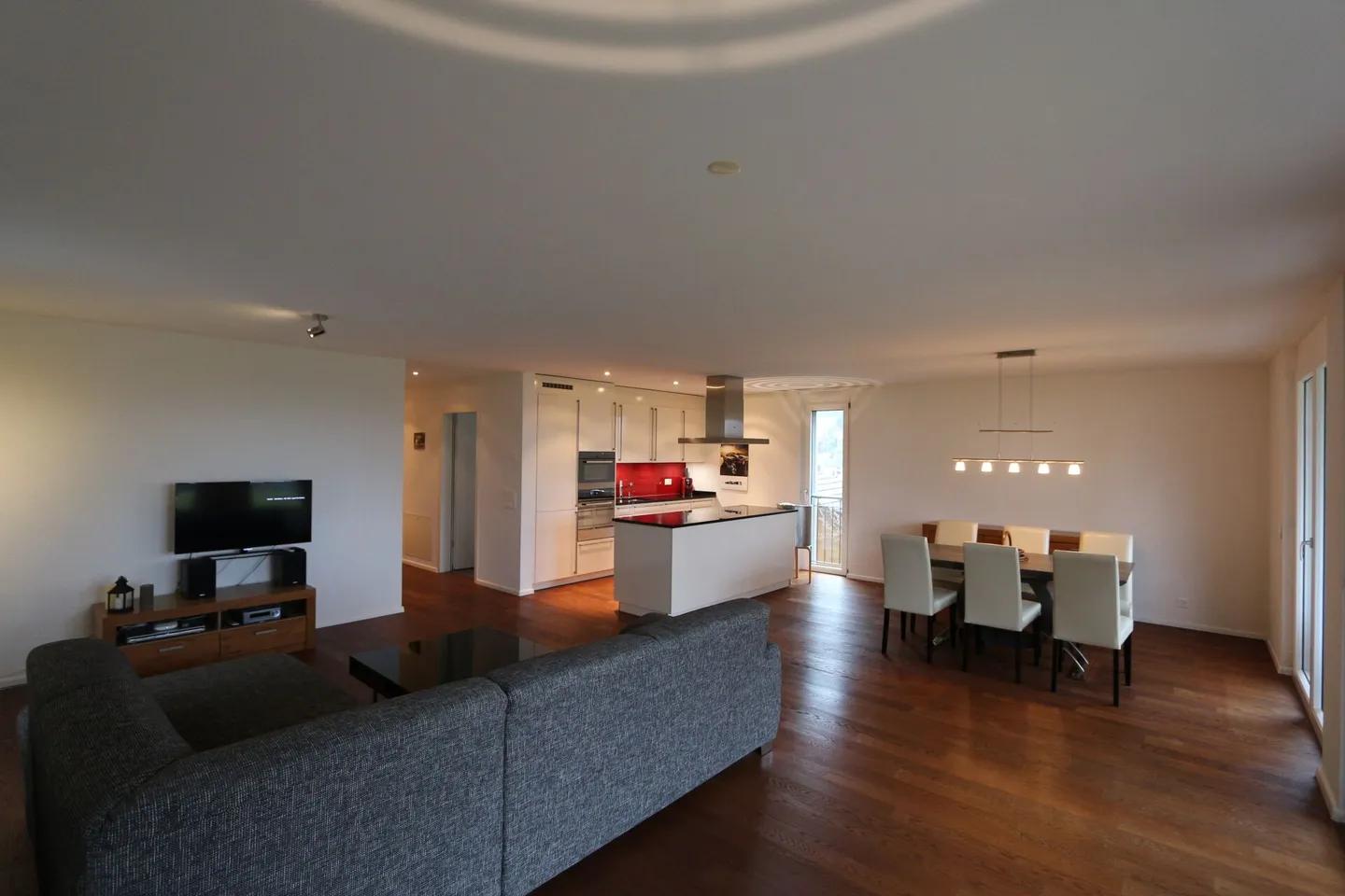 Exklusive moderne Eigentumswohnung in Zeiningen - Photo 2 of 12