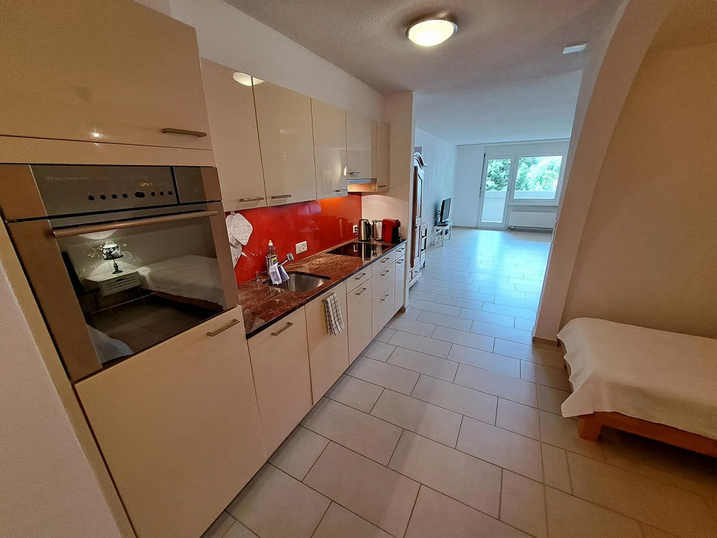 Beautiful 1-room apartment available from 1.8.26 including parking space - Photo 1 of 27
