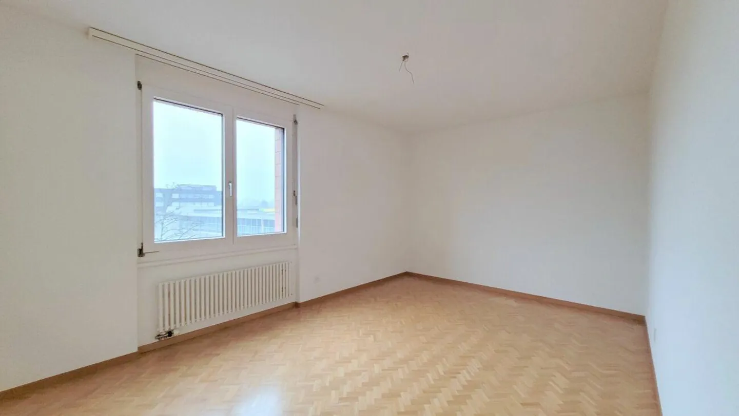 Appartamento spazioso, luminoso e adatto ai bambini con molta luce e vista - Foto 5 di 11