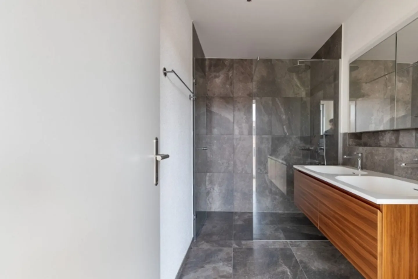 Grosszügige 3.5-Zimmer-Attikawohnung in Neudorf kaufen - Foto 9 von 12