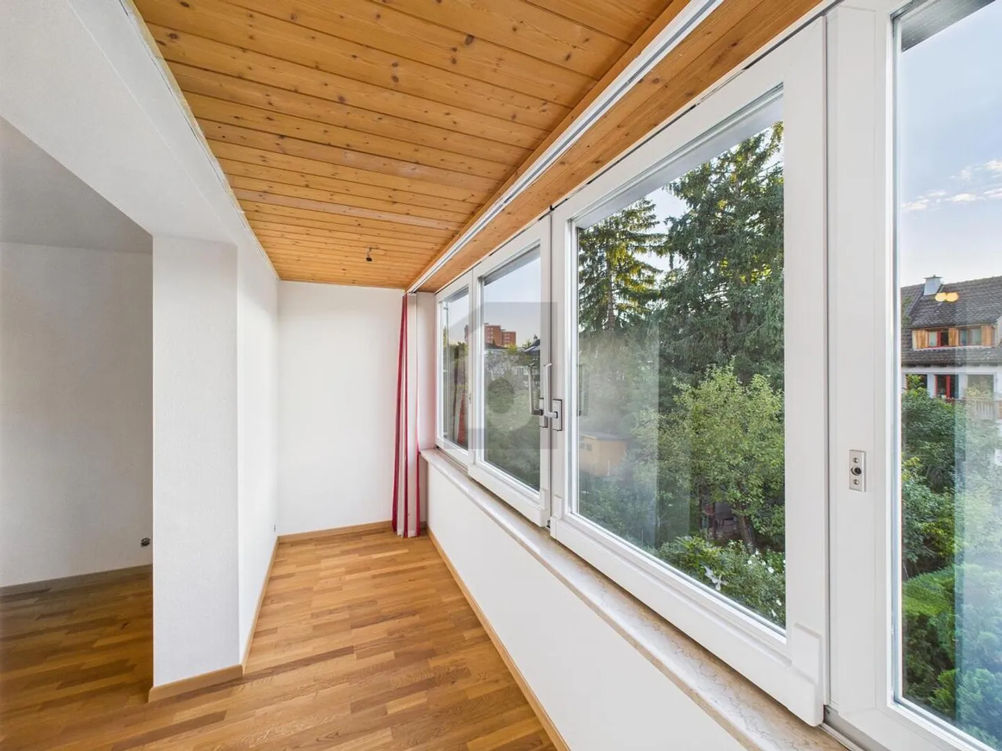 Family-friendly, rustic with garden and fireplace - Photo 4 of 6