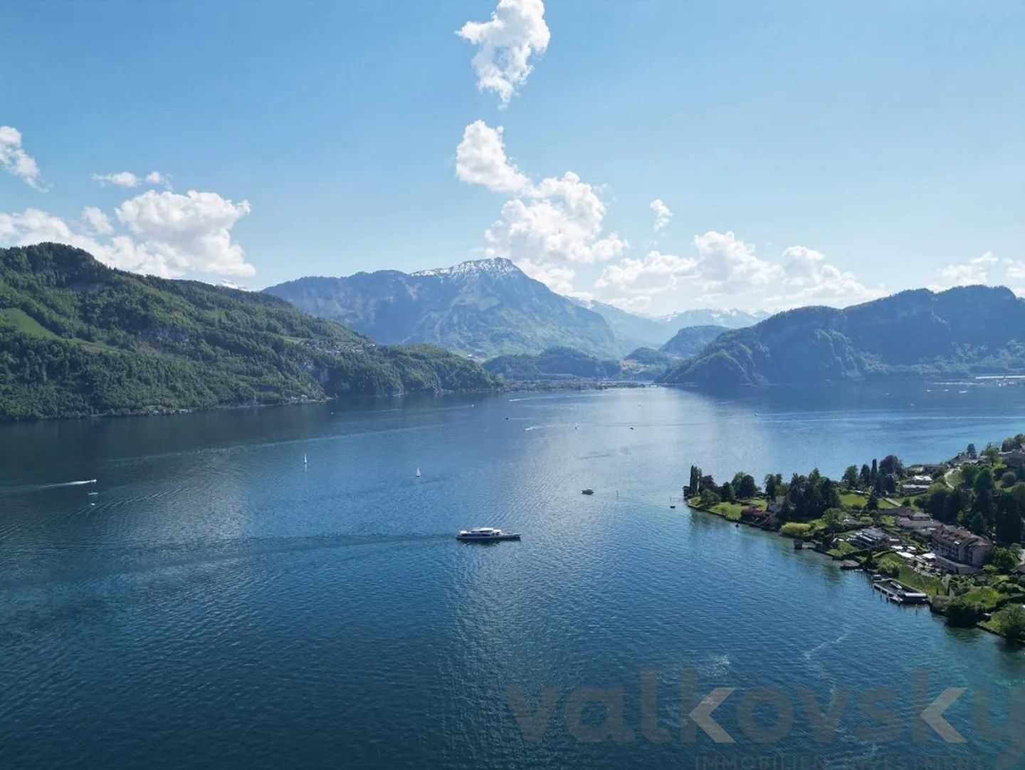 Villa con grande potenziale in una posizione da sogno - Foto 8 di 18