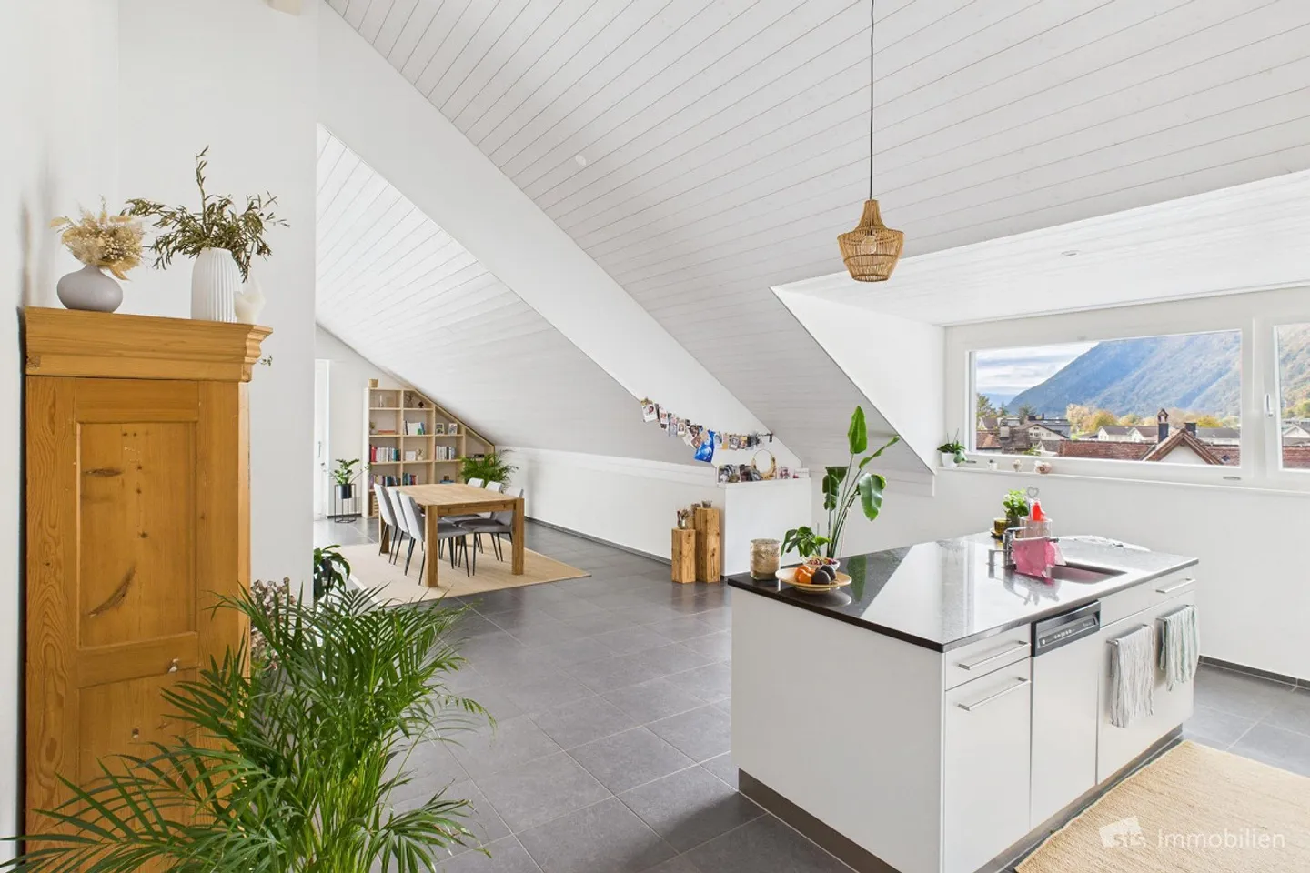 Vivre dans le grenier avec vue - Photo 3 sur 13