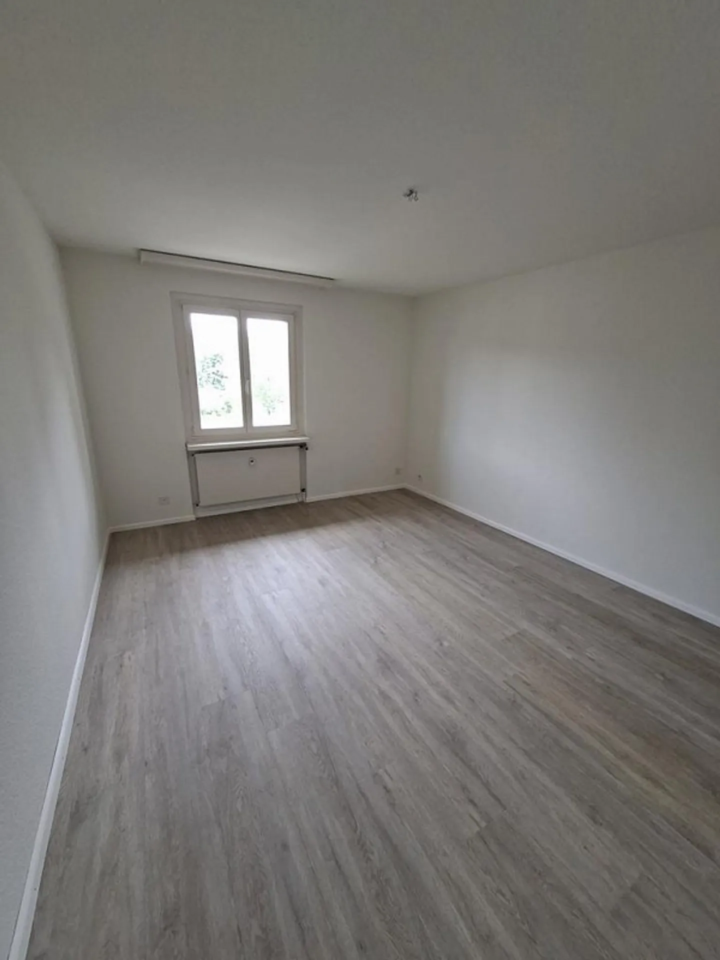 Charming 2.5-room apartment in the heart of Birsfelden - Photo 6 of 12
