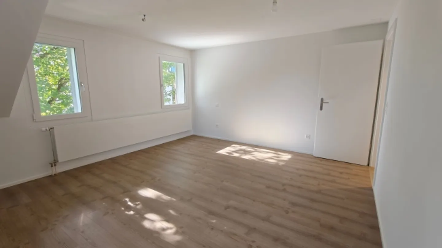 «Moderne 3.5-Zimmer-Dachwohnung mit Bergsicht in Haag» - Foto 7 von 9