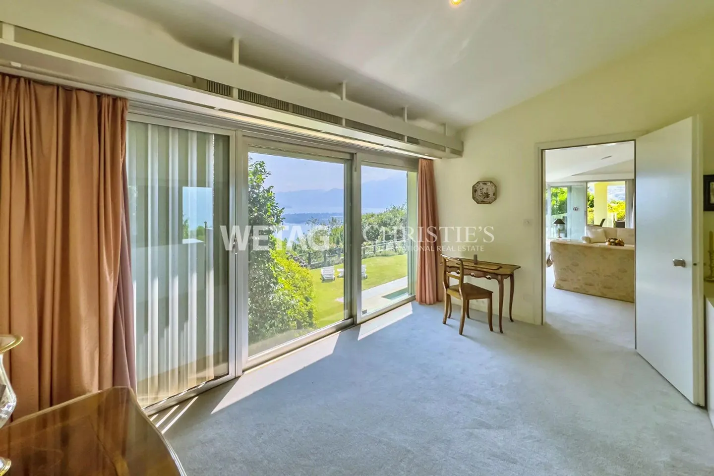 Minusio: Villa elegante con vista panoramica sul lago, piscina esterna &... - Foto 8 di 13