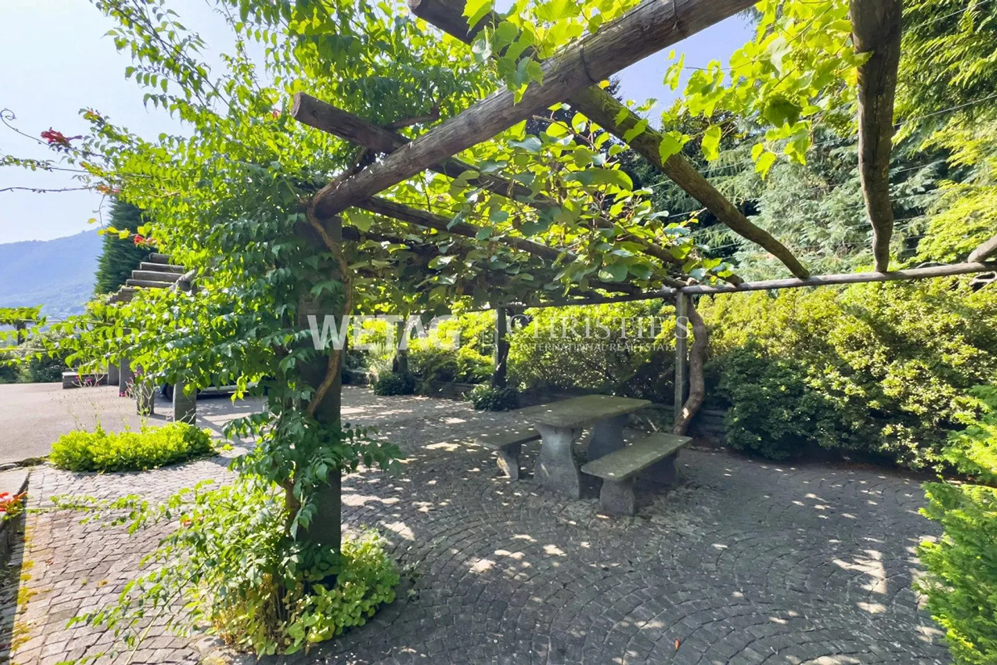 Minusio: Villa elegante con vista panoramica sul lago, piscina esterna &... - Foto 12 di 13