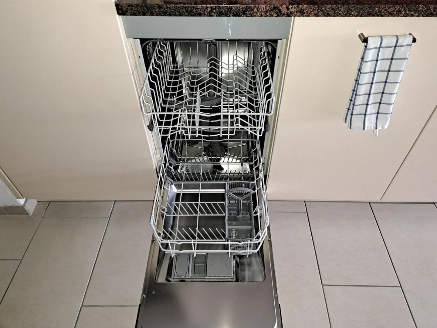 Beautiful 1-room apartment available from 1.8.26 including parking space - Photo 17 of 27