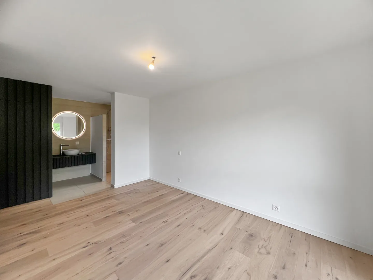 Sublime modern penthouse apartment with 4.5 rooms in a PPE with 2 units - Photo 7 of 8