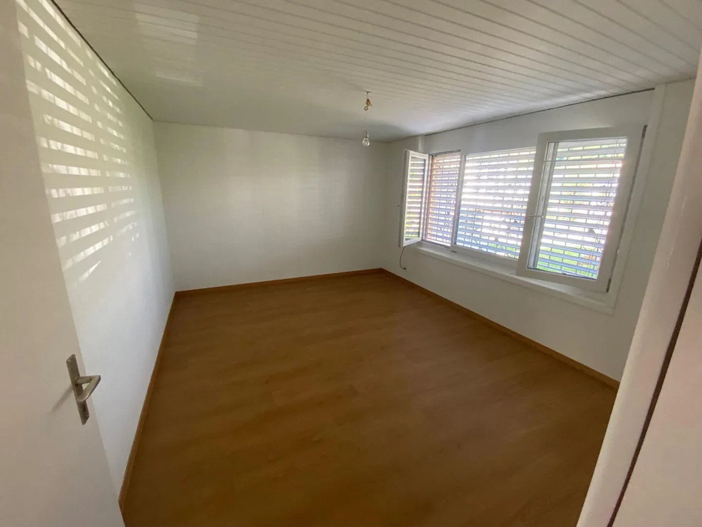 Single-family house with additional hobby room and garden house - Photo 7 of 20