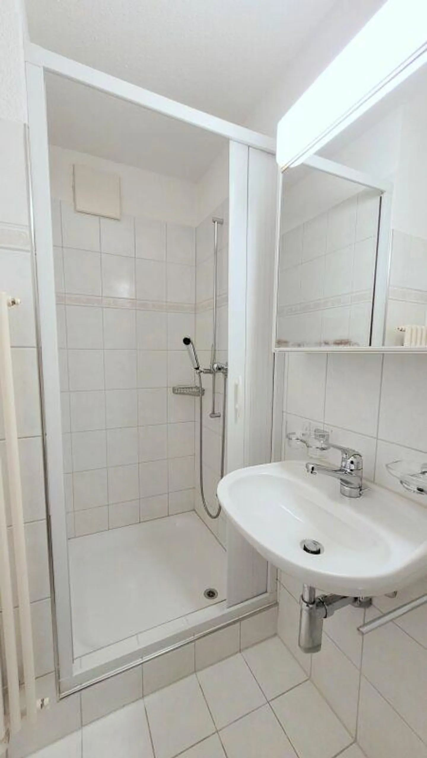 Appartamento spazioso, luminoso e adatto ai bambini con molta luce e vista - Foto 8 di 11