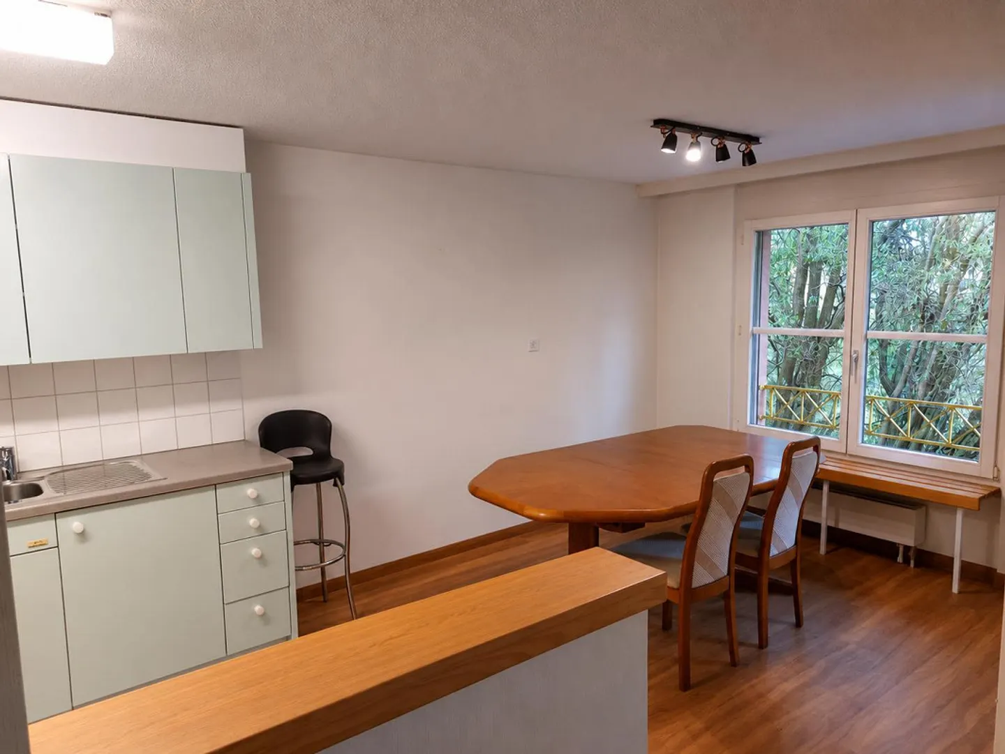 Gemütliche 2.5-Zimmerwohnung mit Balkon - Foto 3 von 11