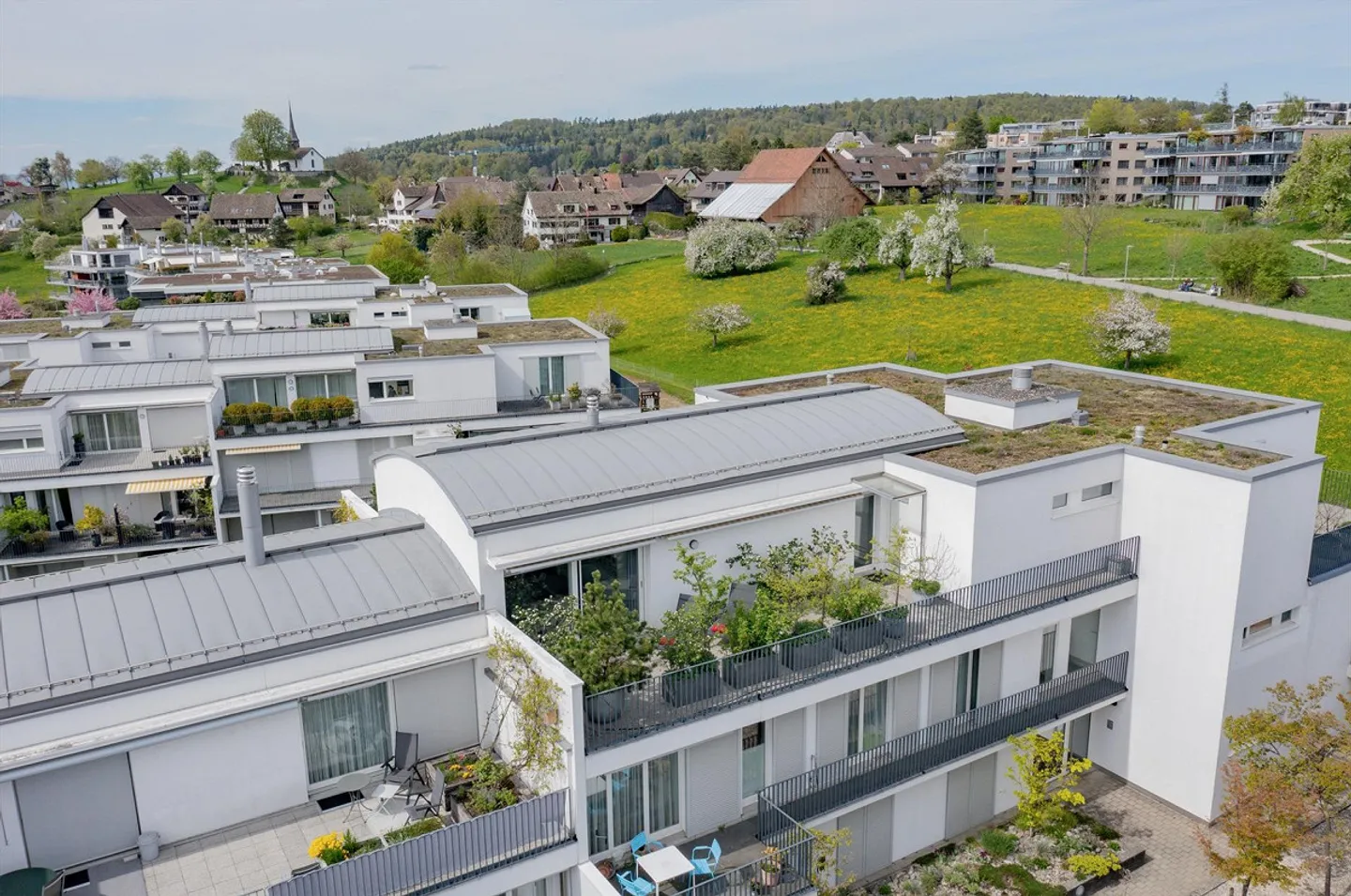 Geräumige Attikawohnung mit Terrassen - Foto 7 von 7