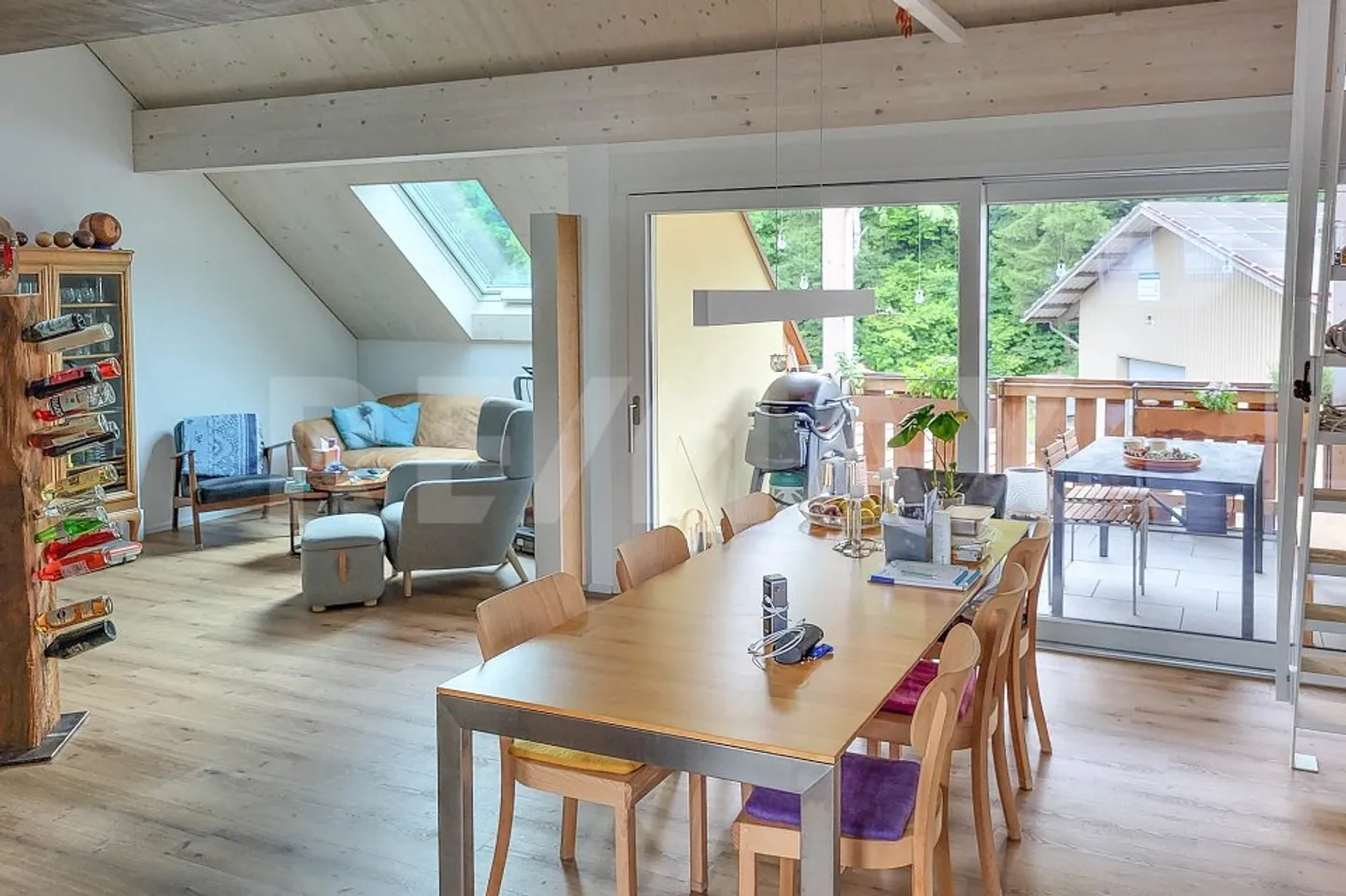 Appartement penthouse moderne et lumineux de 4,5 pièces avec galerie - Photo 2 sur 8