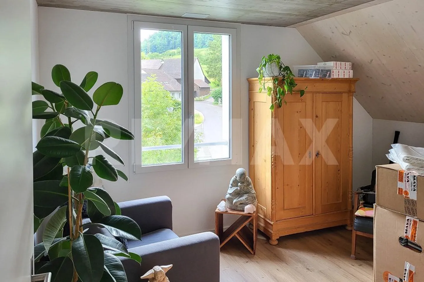 Appartement penthouse moderne et lumineux de 4,5 pièces avec galerie - Photo 3 sur 8