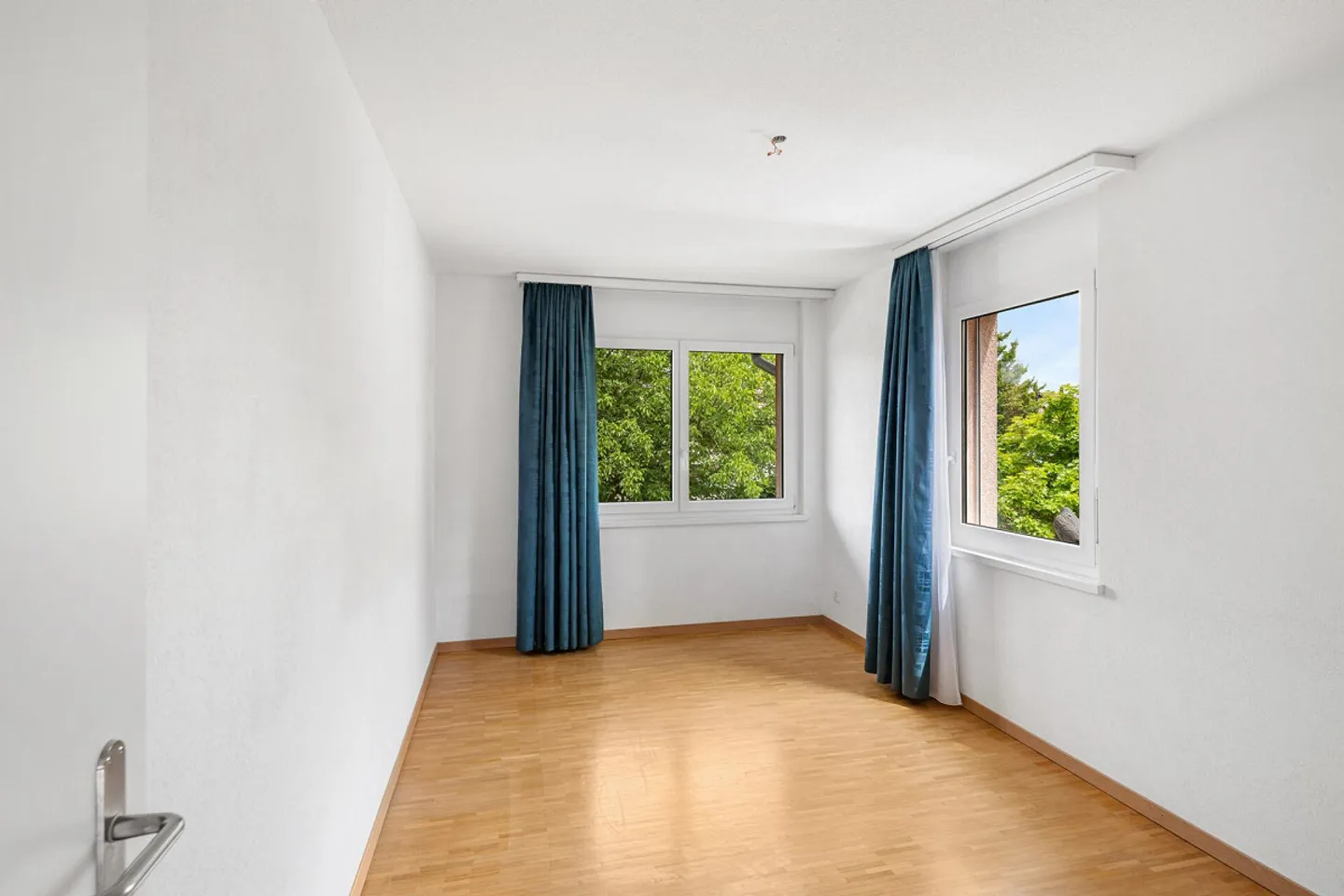 Attractive 4.5-Room Apartment with Top Connection - Photo 9 of 26