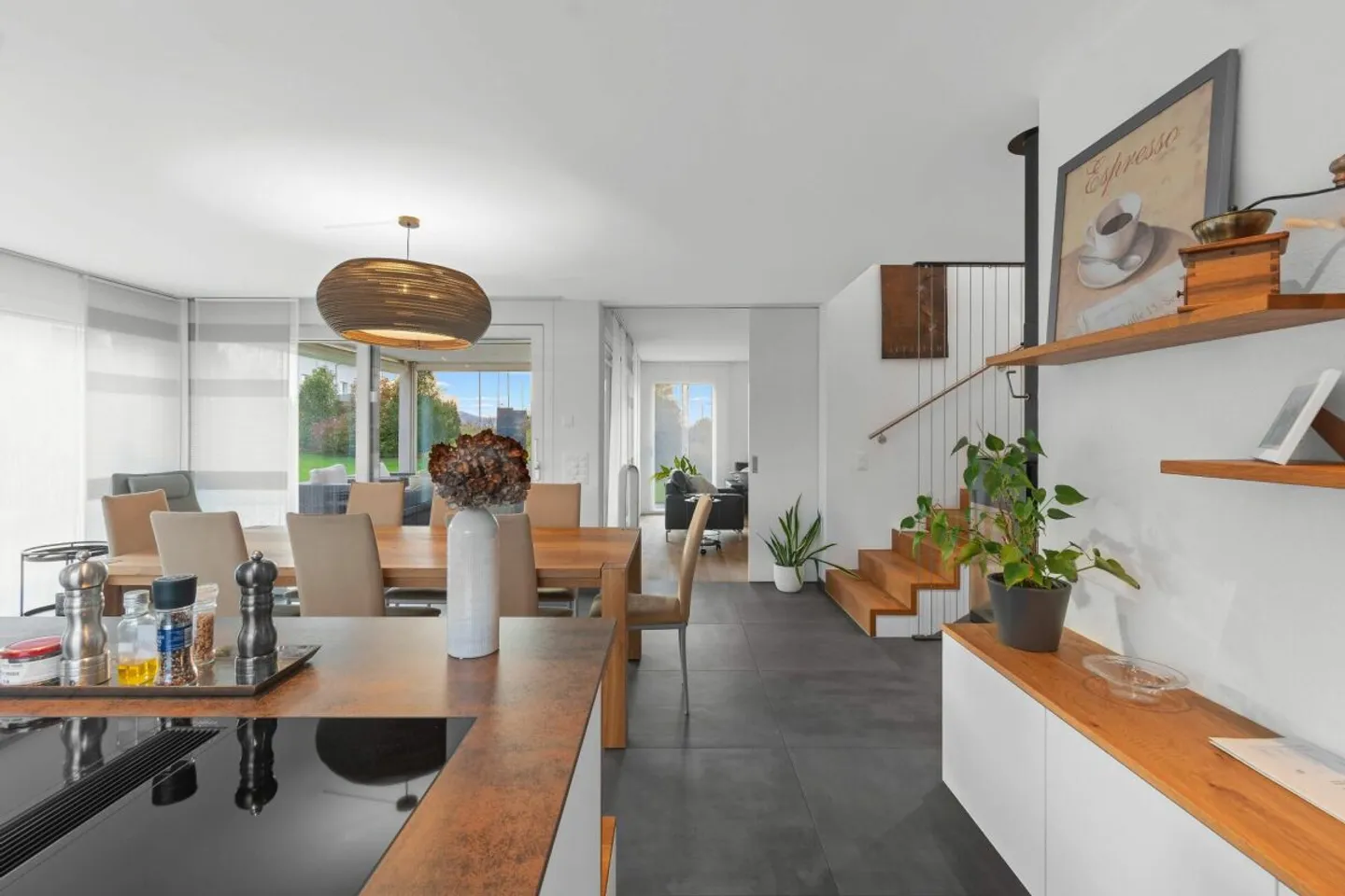 Modernes Einfamilienhaus mit Garten - Foto 11 von 17