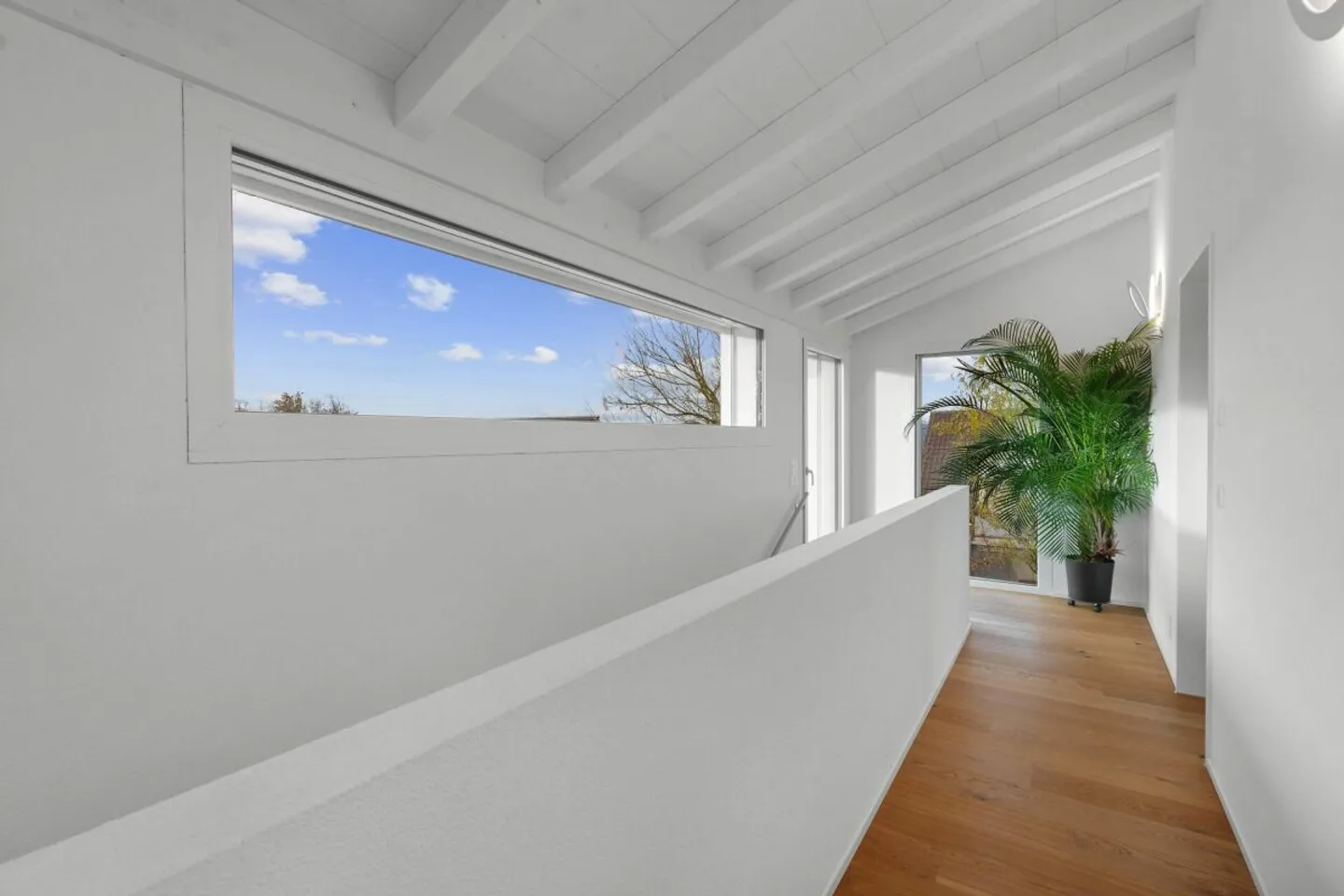 Modernes Einfamilienhaus mit Garten - Foto 13 von 17