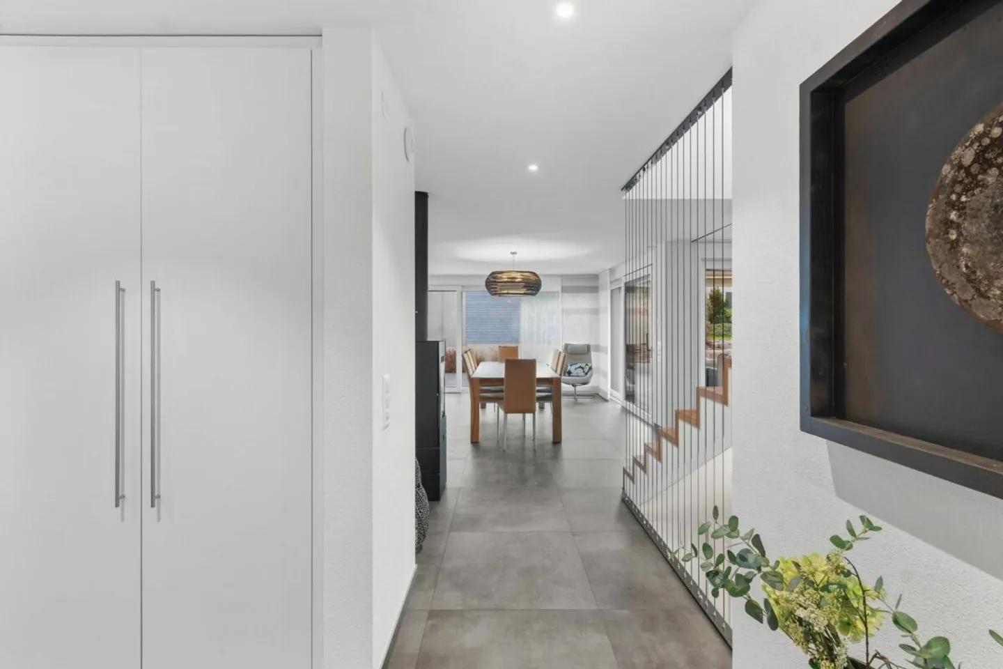 Modernes Einfamilienhaus mit Garten - Foto 4 von 17