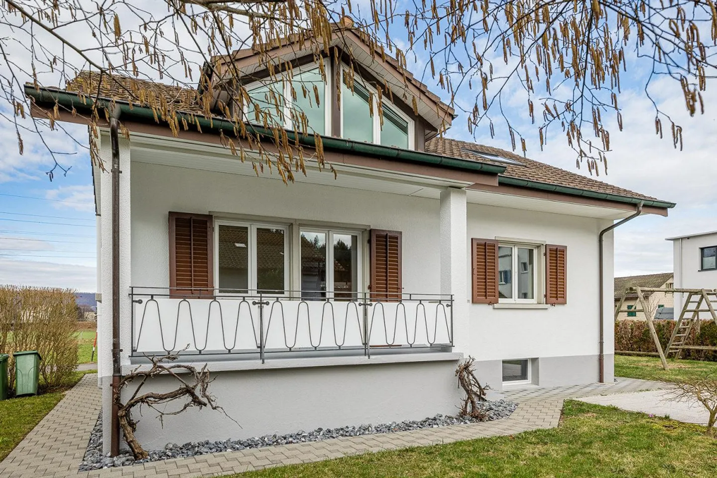 Charming 5 1/2-Room Single-Family House in Gränichen - Photo 4 of 5