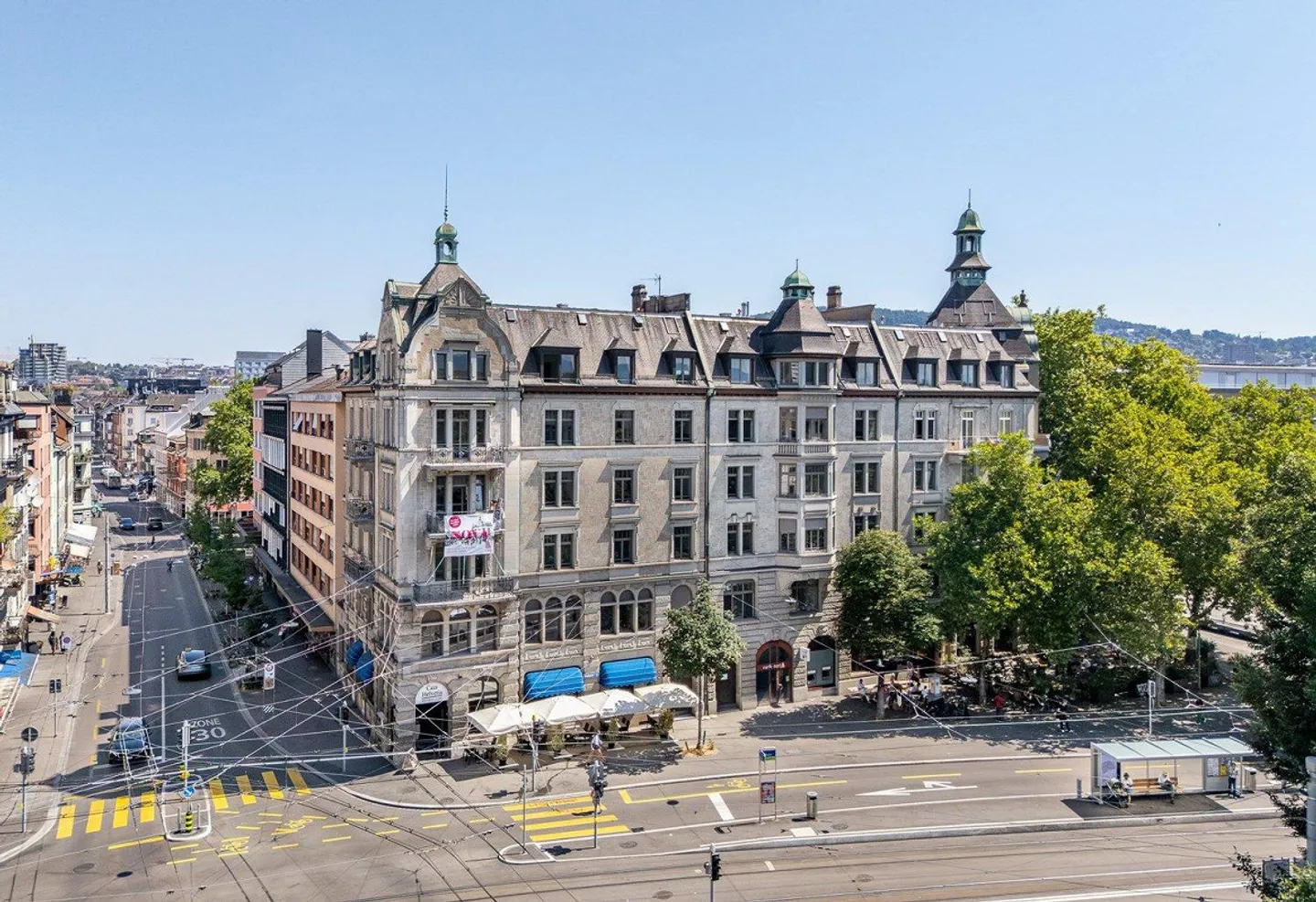 Votre bureau à Helvetiaplatz avec ambiance historique et environnement de travail moderne - Photo 1 sur 9