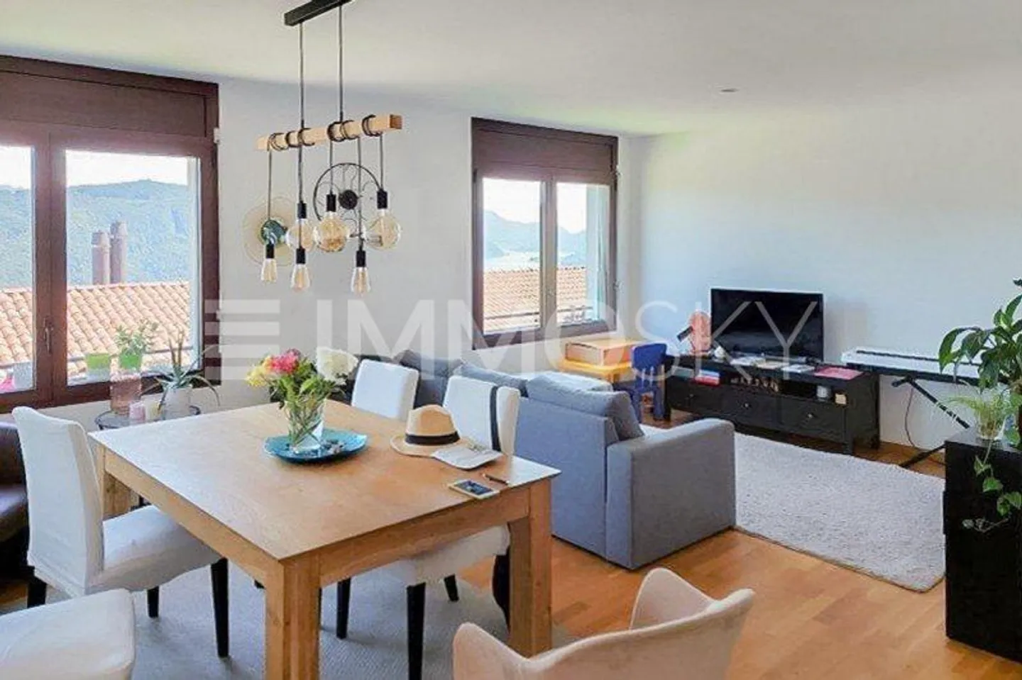 Panorama and tranquility from your living room - Photo 2 of 4