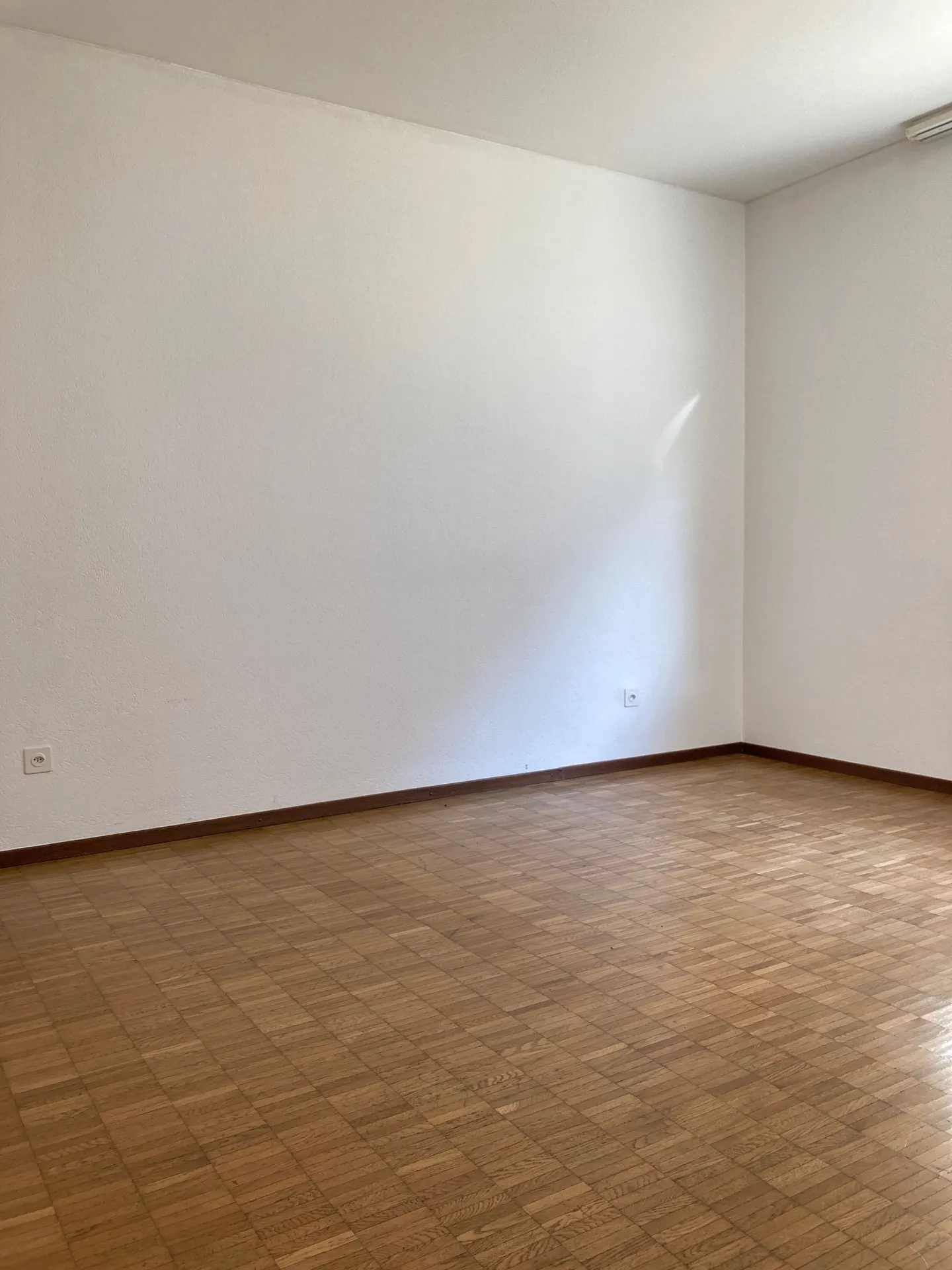 Bright 3.5-room apartment with balcony and park - Photo 7 of 12