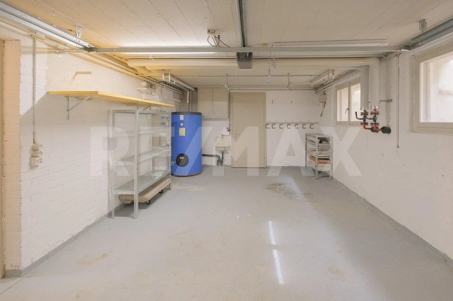 Une maison pleine de possibilités dans un quartier résidentiel prisé - Photo 11 sur 13