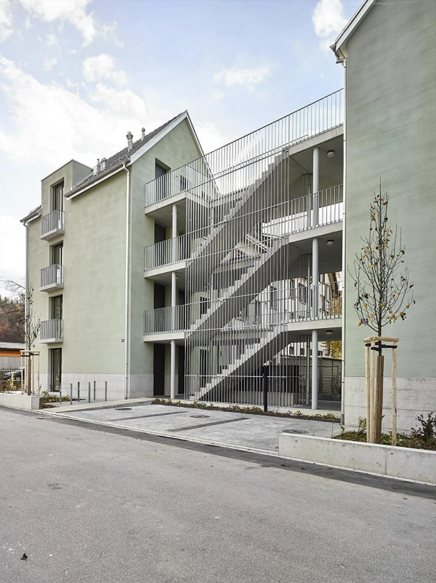 Moderno appartamento di 3,5 stanze con balcone nel quartiere Eichliacker - Foto 1 di 10