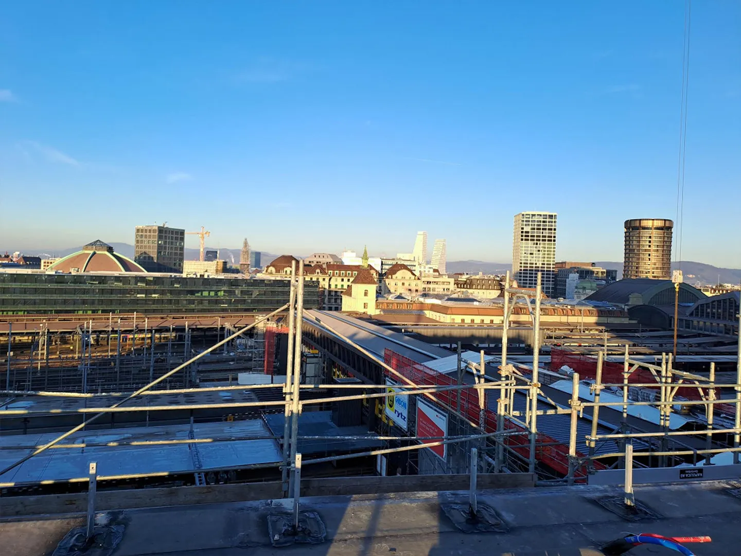 Nuovo edificio vicino alla stazione SBB, Basilea - con una vista fantastica sui binari! - Foto 1 di 3